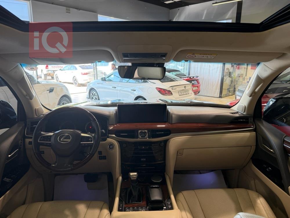 Lexus LX